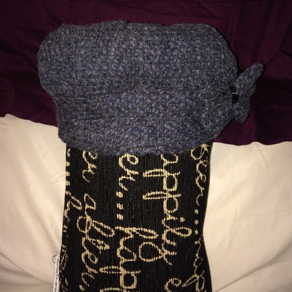 Blue/Grey brimmed cap with side bow. - Picture 3 of 4